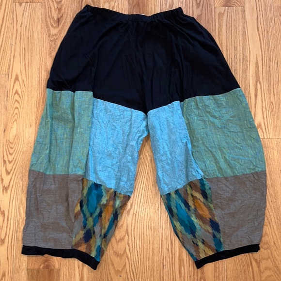 M Square Round About Pants - Picture 1 of 7